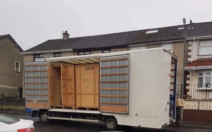 removals to ireland truck