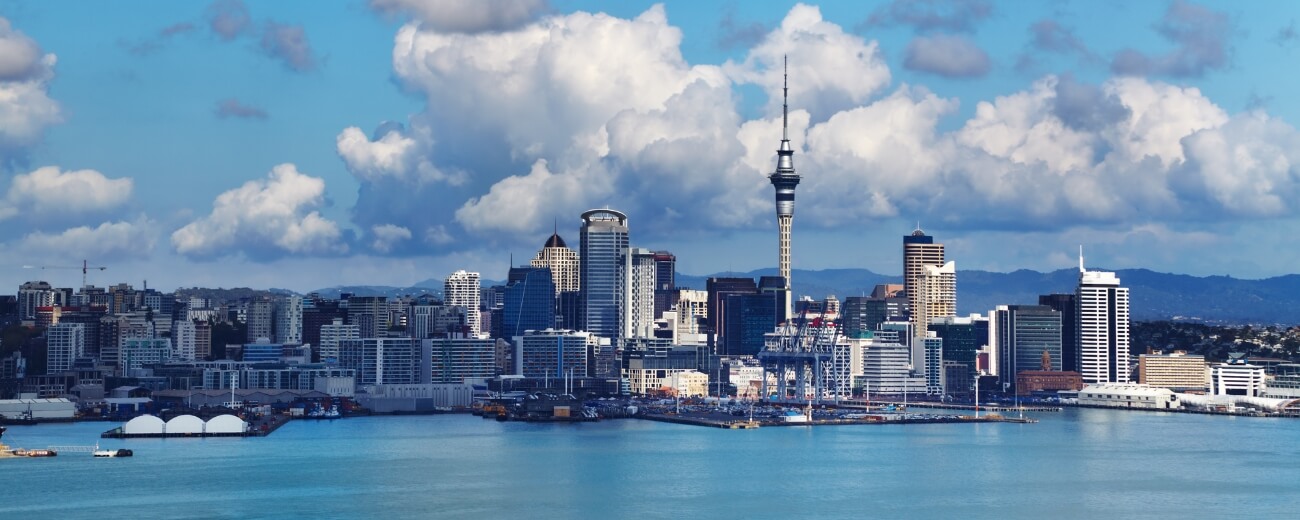 Skyline of Auckland New Zealand highlighting a key destination for UK to New Zealand removals and relocations Skyline of Auckland New Zealand highlighting a key destination for UK to New Zealand removals and relocations