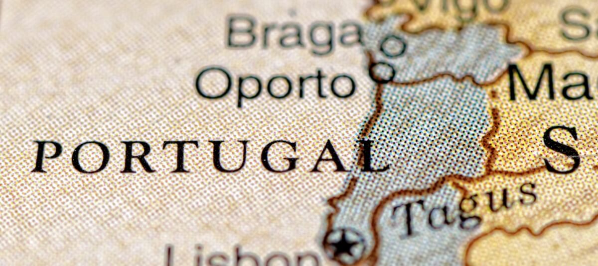 Close-up map of Portugal showing Lisbon, Porto, and Braga, representing routes and regions for people returning to Portugal from the UK in 2026.