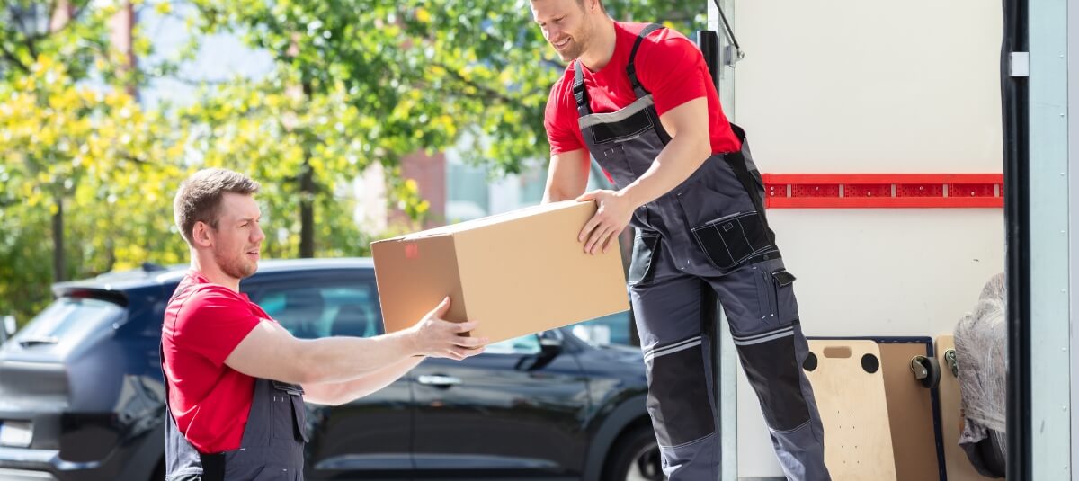 Professional movers helping British expats return to the UK with Total Moving Solutions Professional movers helping British expats return to the UK with Total Moving Solutions